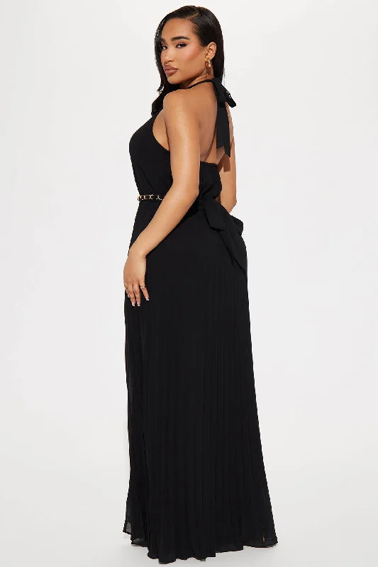 Hanna Pleated Maxi Dress - Black