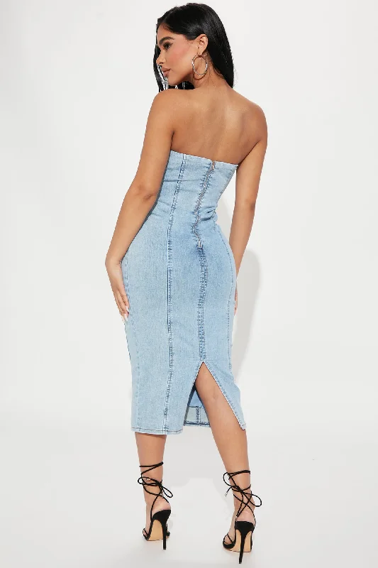 Hottie Denim Midi Dress - Light Wash