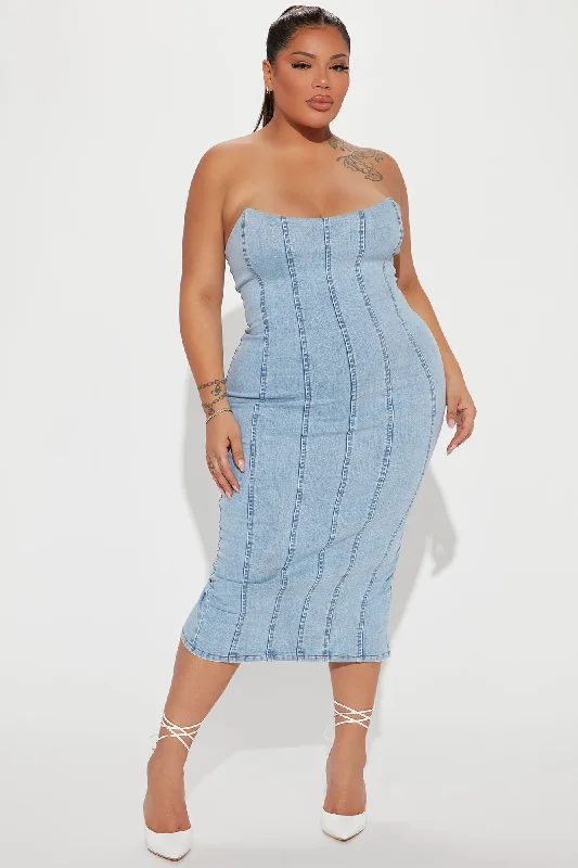 Hottie Denim Midi Dress - Light Wash