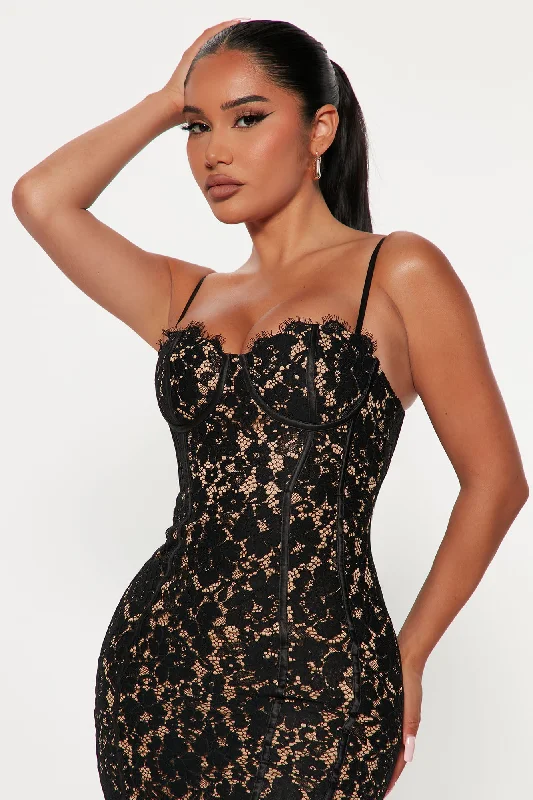 Lady In Lace Midi Dress - Black