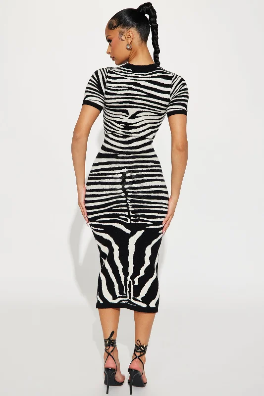 Savannah Sweater Midi Dress - Black/White