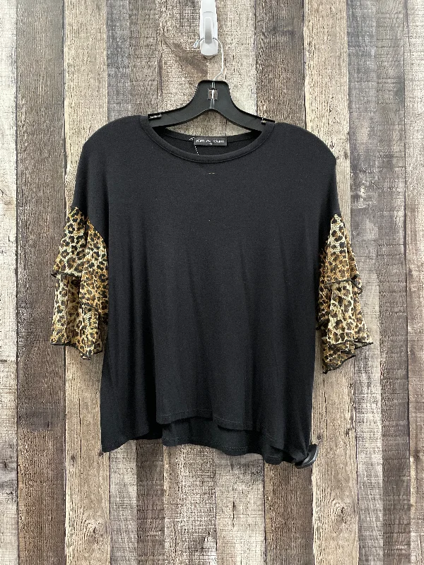 Top Short Sleeve By Kim & Cami In Black, Size: S