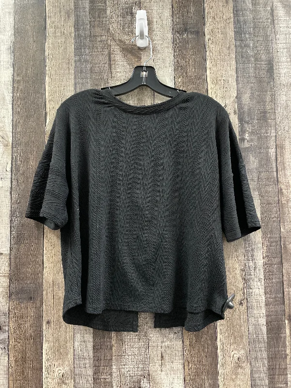 Top Short Sleeve By Vestique In Black, Size: M